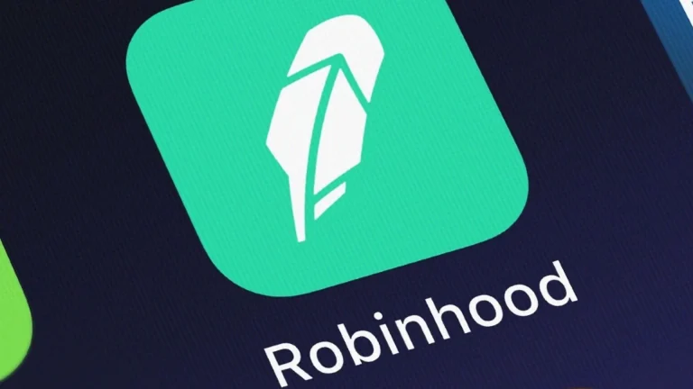 From Cathie Wood to Cantor Fitzgerald, the Big Money is Betting 2026 Will See a Shocking 500% Bullish Turnaround in Robinhood’s Crypto Slump with a Critical Warning