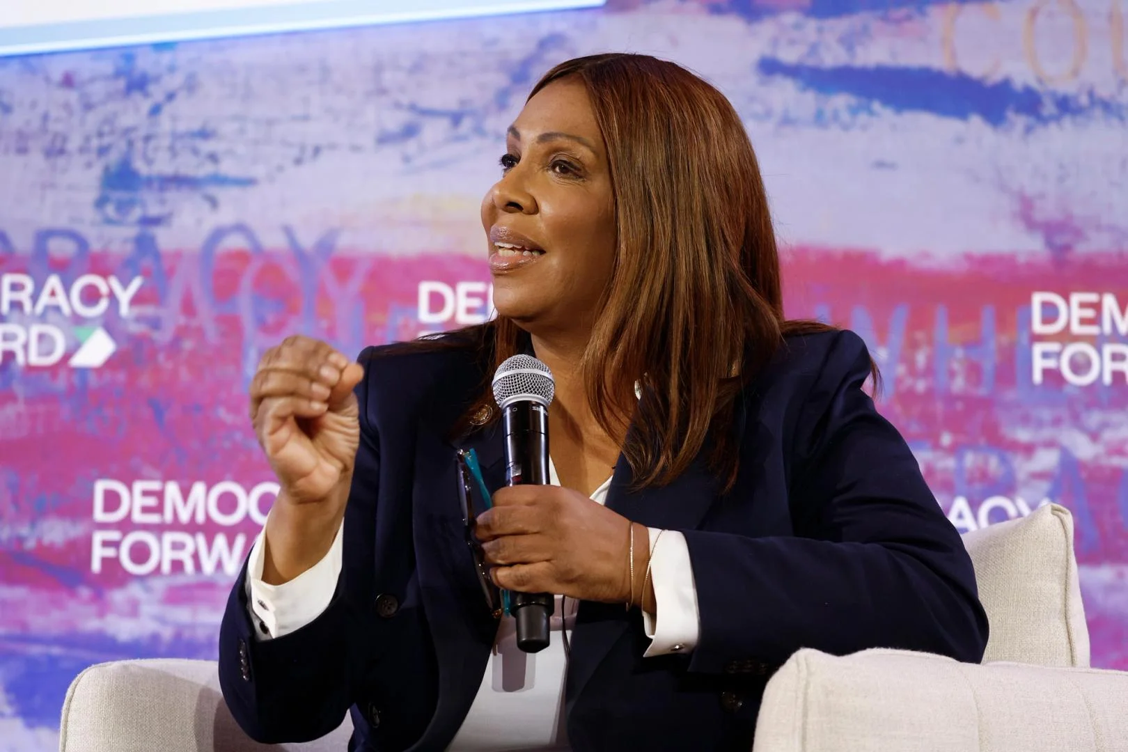 New York Sues Coinbase Gemini in 2026: A Shocking $100 Million Warning is the Worst Crash for the Best Crypto Exchanges