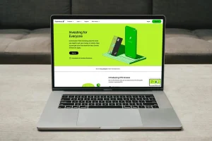 Robinhood Stock Shrugs Off 47% Crash in Crypto Revenue with a Massive $1.07 Billion Surge in 2026