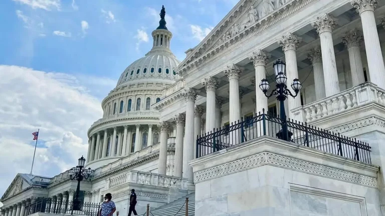 Running Out of Time is the 2026 Shocking Warning: Critical $100,000 Bitcoin Price Alert with a Terrifying 50% Crash Ahead